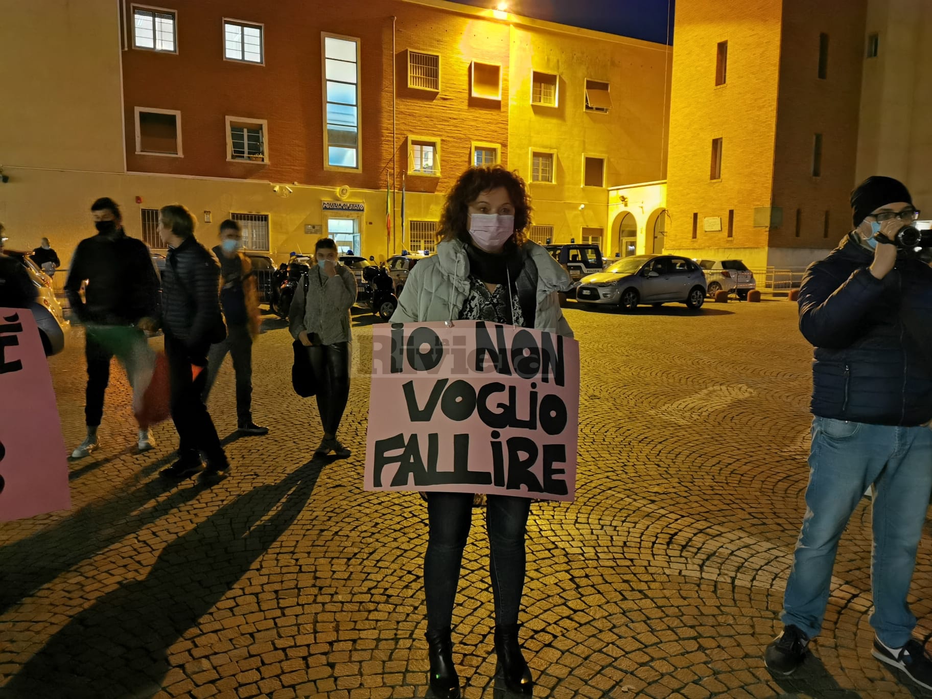 Flash mob manifestazione donne Ventimiglia Decreto Conte