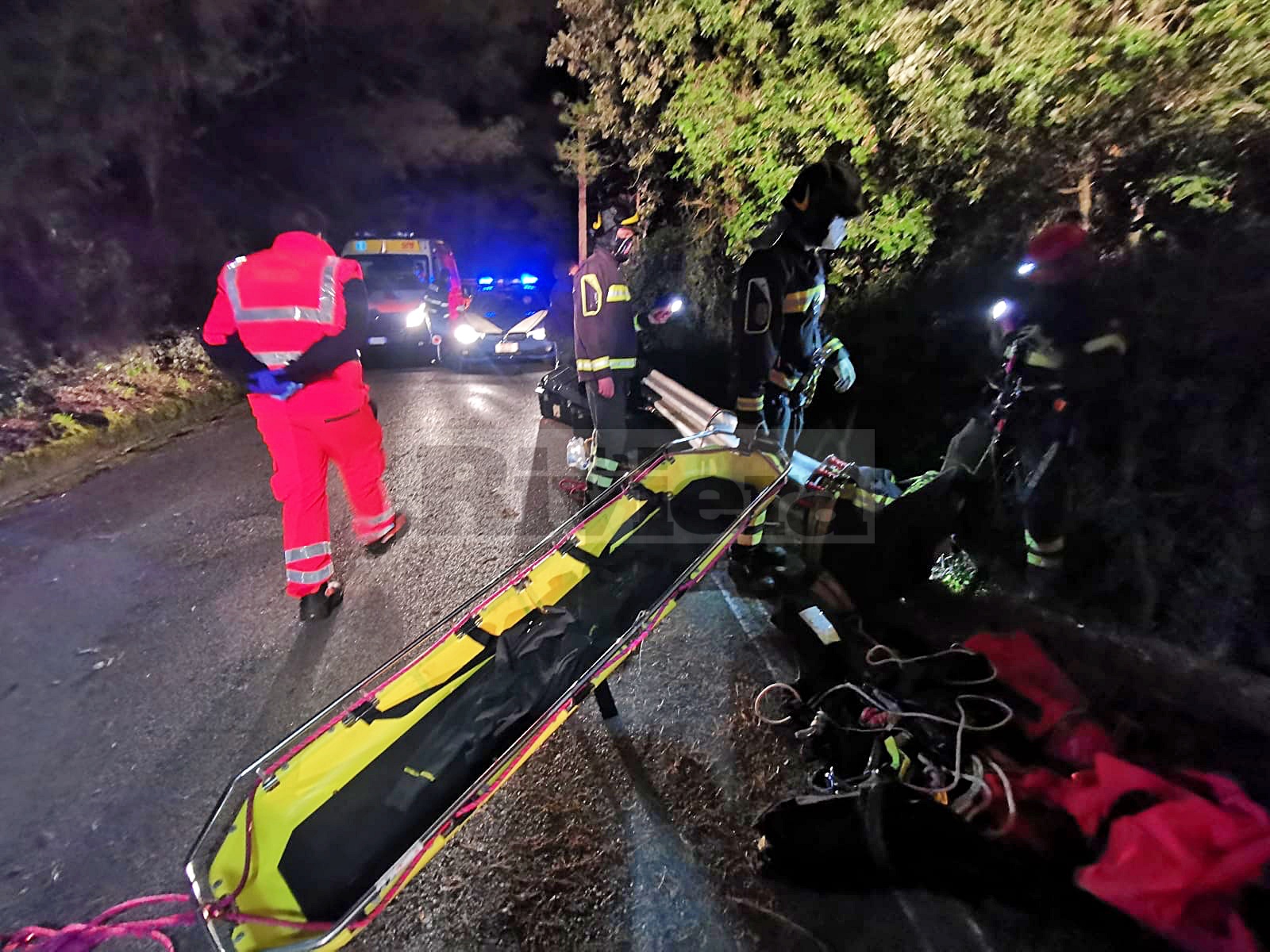 Incidente Sanremo Bussana auto scarpata_13