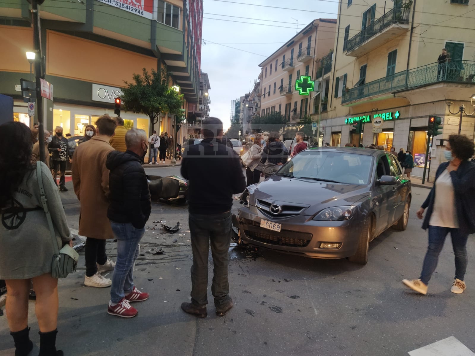 Incidente auto scooter Ventimiglia Oviesse_02