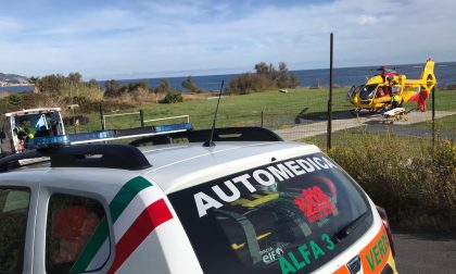 Motociclista ferito a Sanremo. Allertato l'elicottero