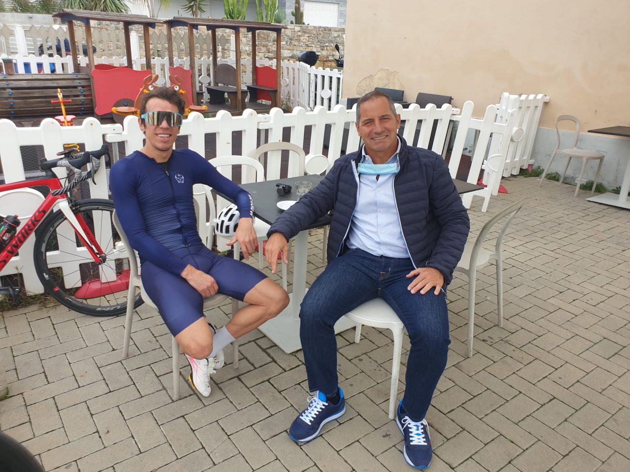 Il ciclista Rigoberto Urán Urán allo Scalo4 di Santo Stefano al Mare