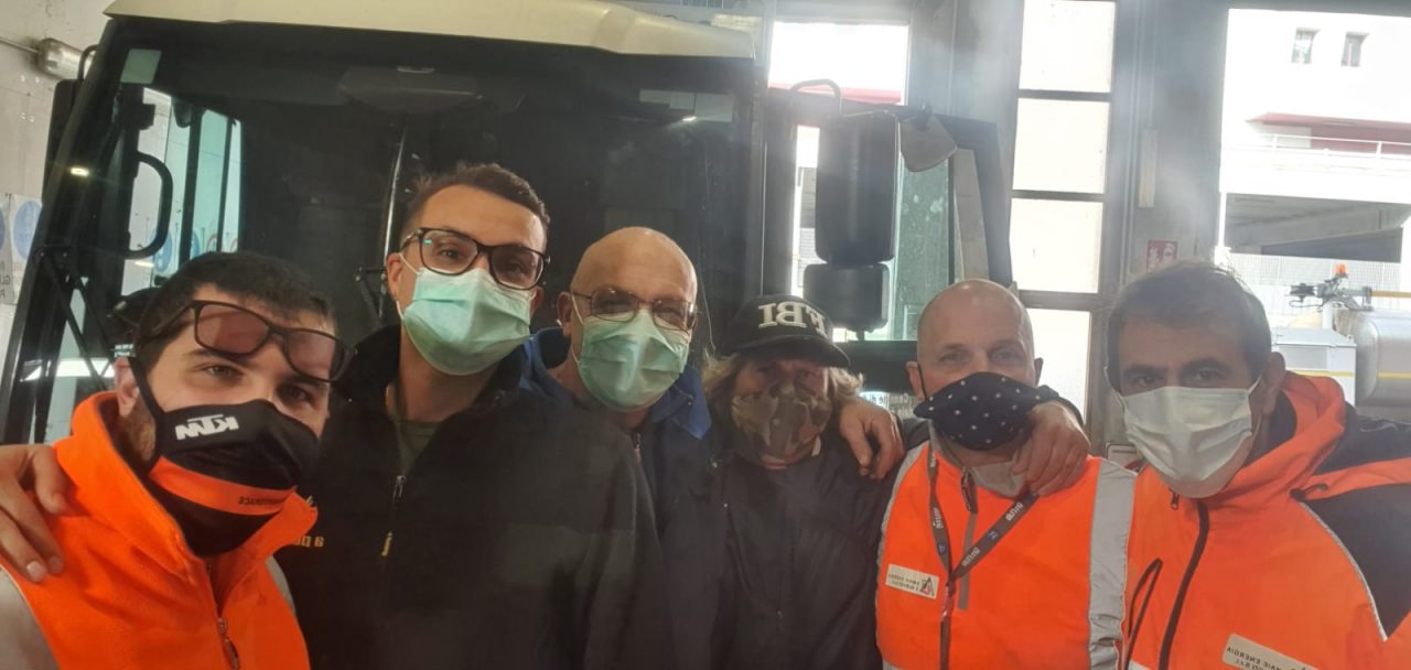 La solidarietà dei colleghi del netturbino pestato a sangue a Sanremo