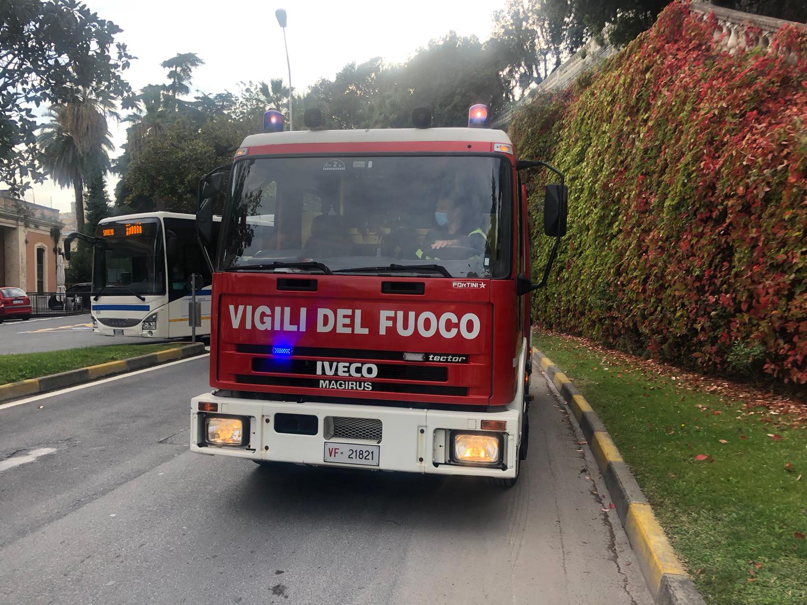 Camion perde sansa Imperia Porto Maurizio_02