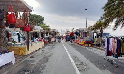 Ambulanti imperiesi in "zona rossa" per il lockdown in Francia. Video e foto al mercato del venerdì