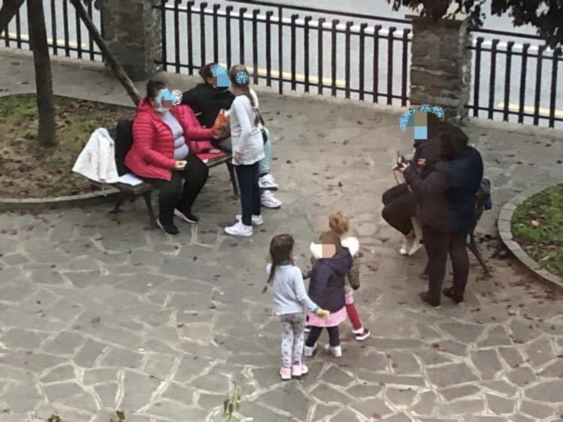 Assembramenti in piazza, bacchettati dal sindaco