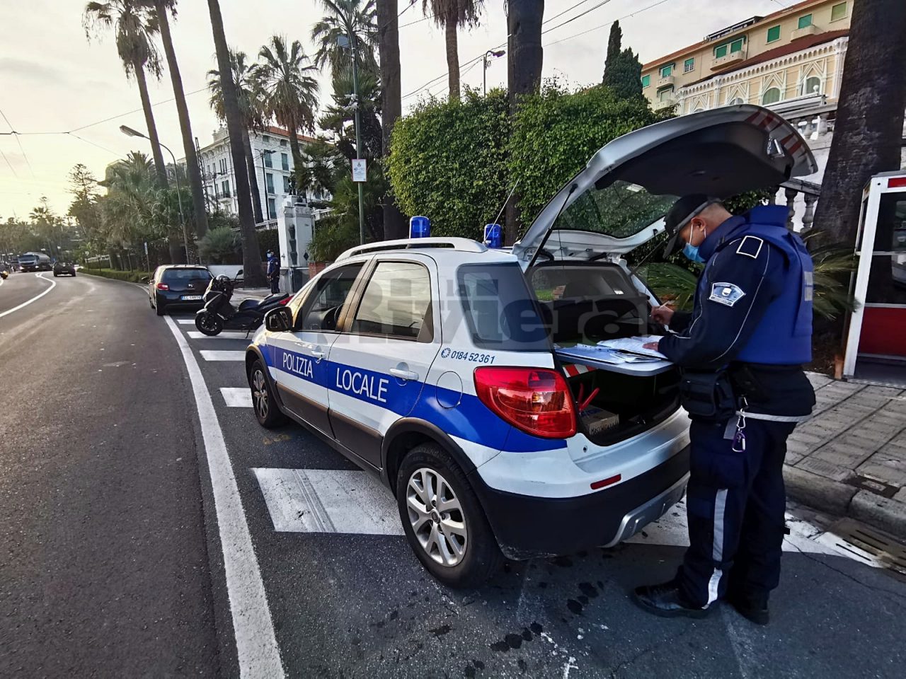Covid: controlli sulle autocertificazioni da parte della polizia locale di Sanremo