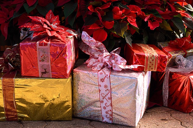 Natale a Bordighera, il sindaco: “Non comprate online, ma nei nostri negozi”