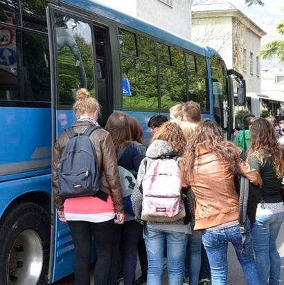 “A scuola anche sabato e domenica, non basta avere più bus”