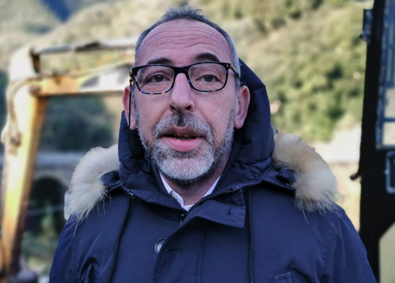 Sindaco autorizza Babbo Natale a sorvolare il paese per consegnare i regali