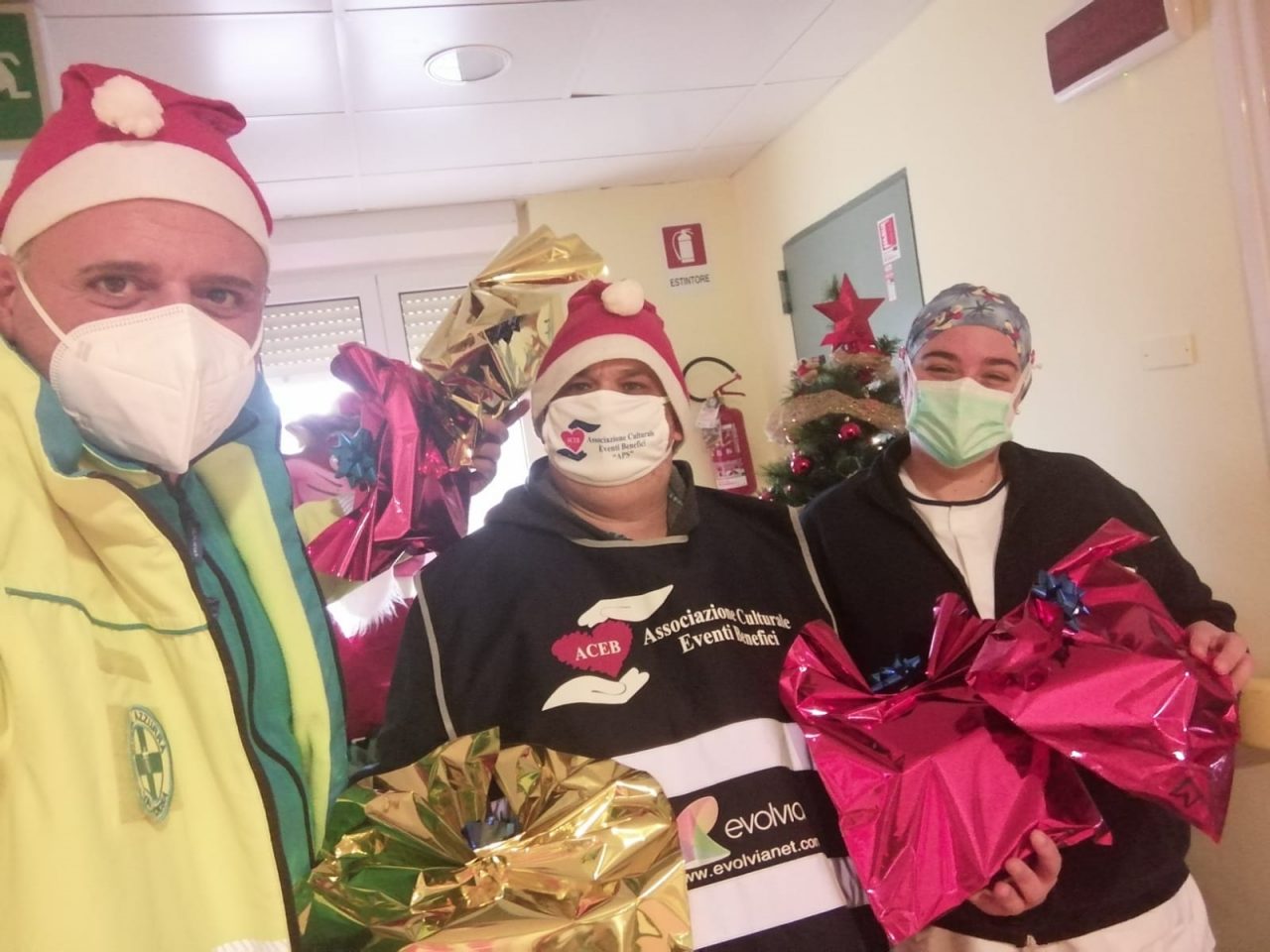 Croce Azzurra Misericordia e Aceb portano doni ai bimbi ricoverati a Imperia