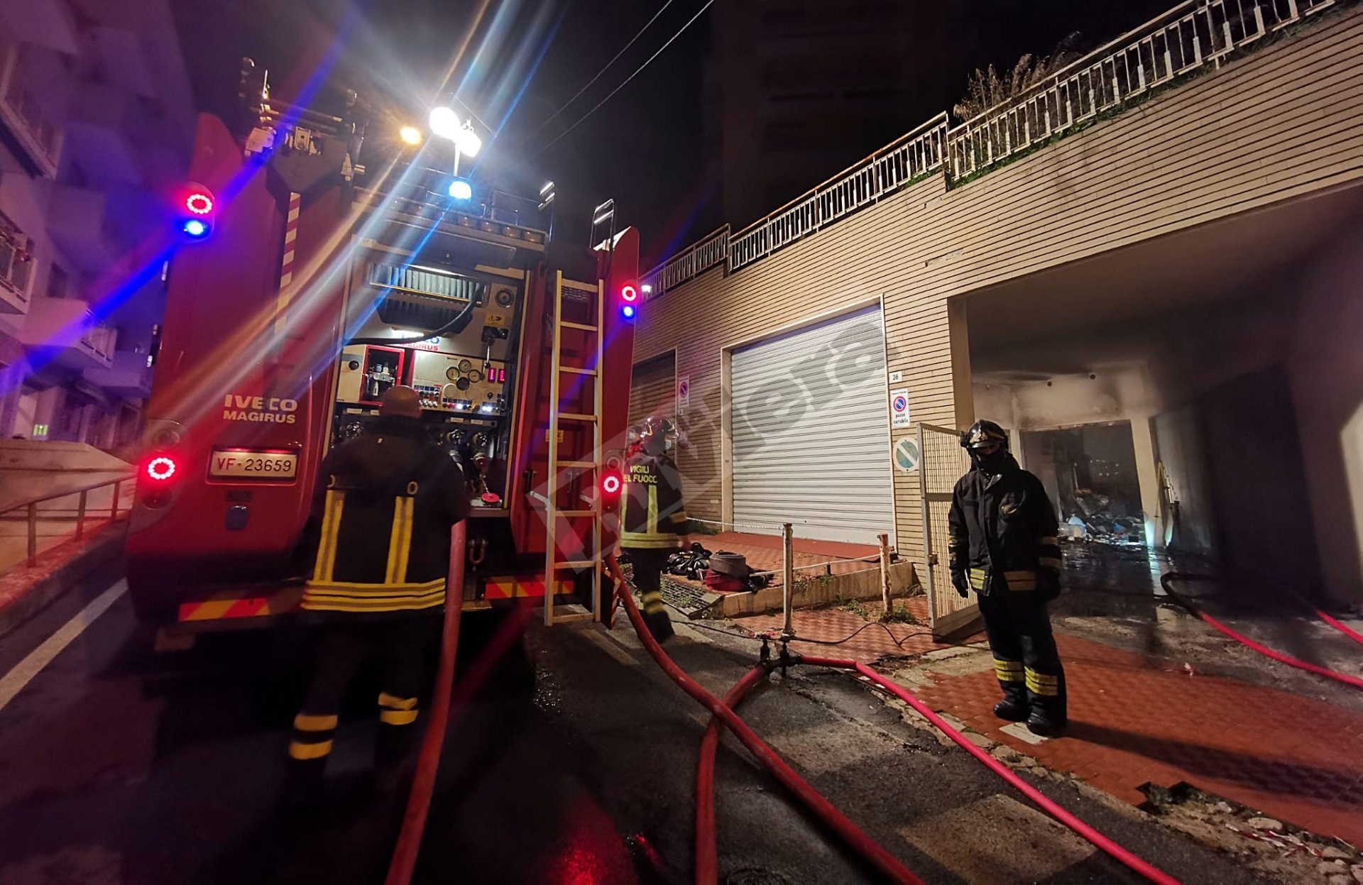 Incendio garage autorimessa via Peirogallo Sanremo_02