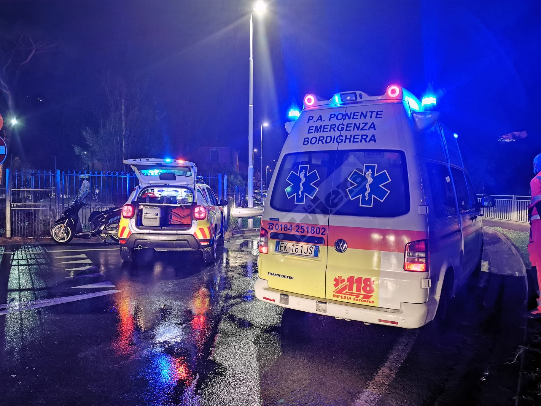 Incidente Bordighera auto scooter via Pasteur_02