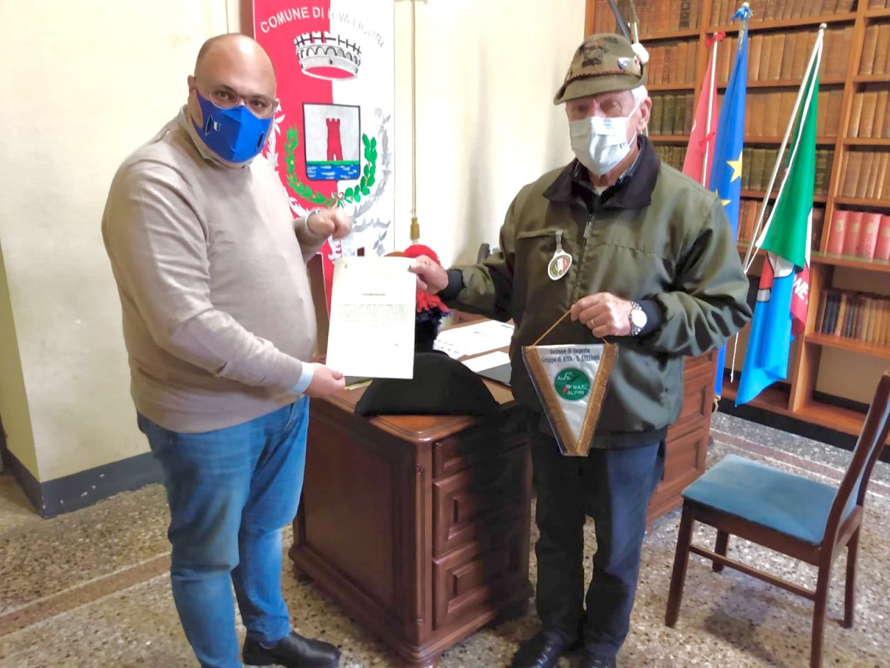 I ringraziamenti del sindaco Giuffra all’alpino Armando Cha