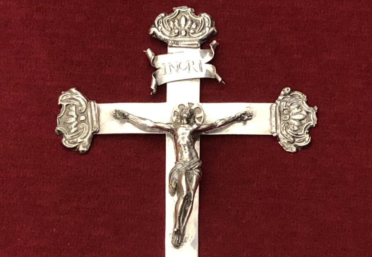 Scoperto in un deposito della Madonna della Costa un crocefisso di metà ‘600