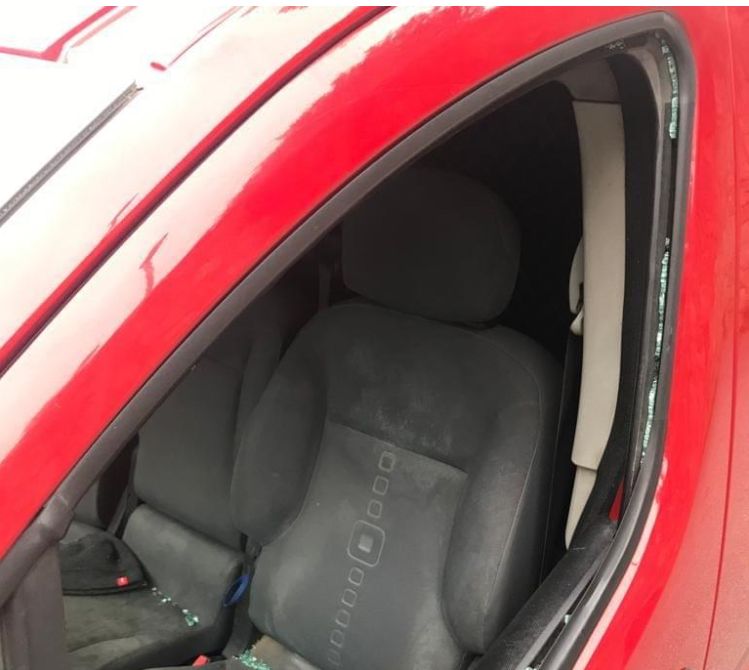 Furto con spaccata su un’auto a Bordighera