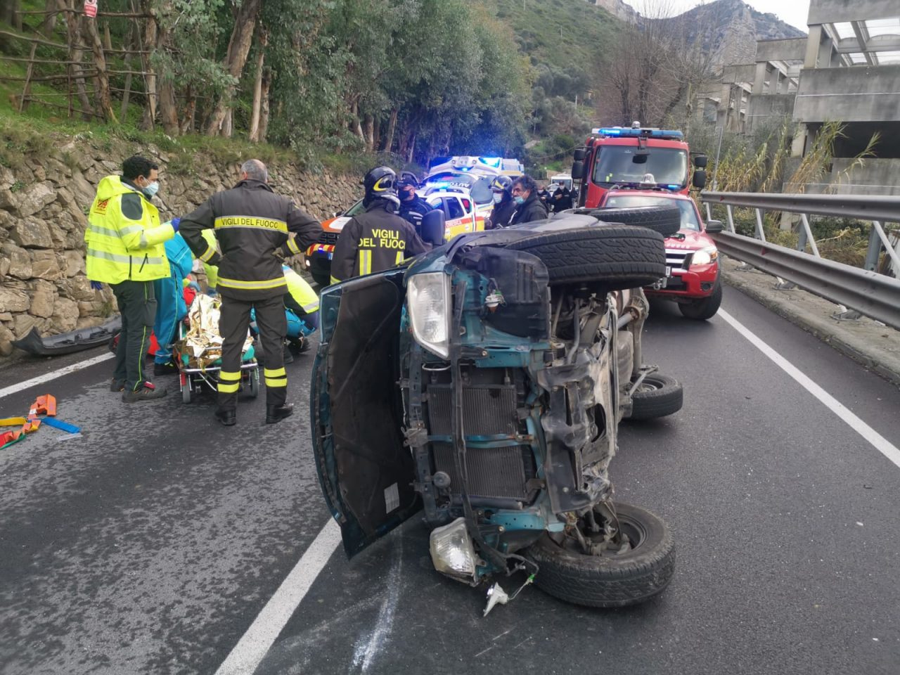 Perde il controllo dell’auto sulla Statale 20, grave una 27enne