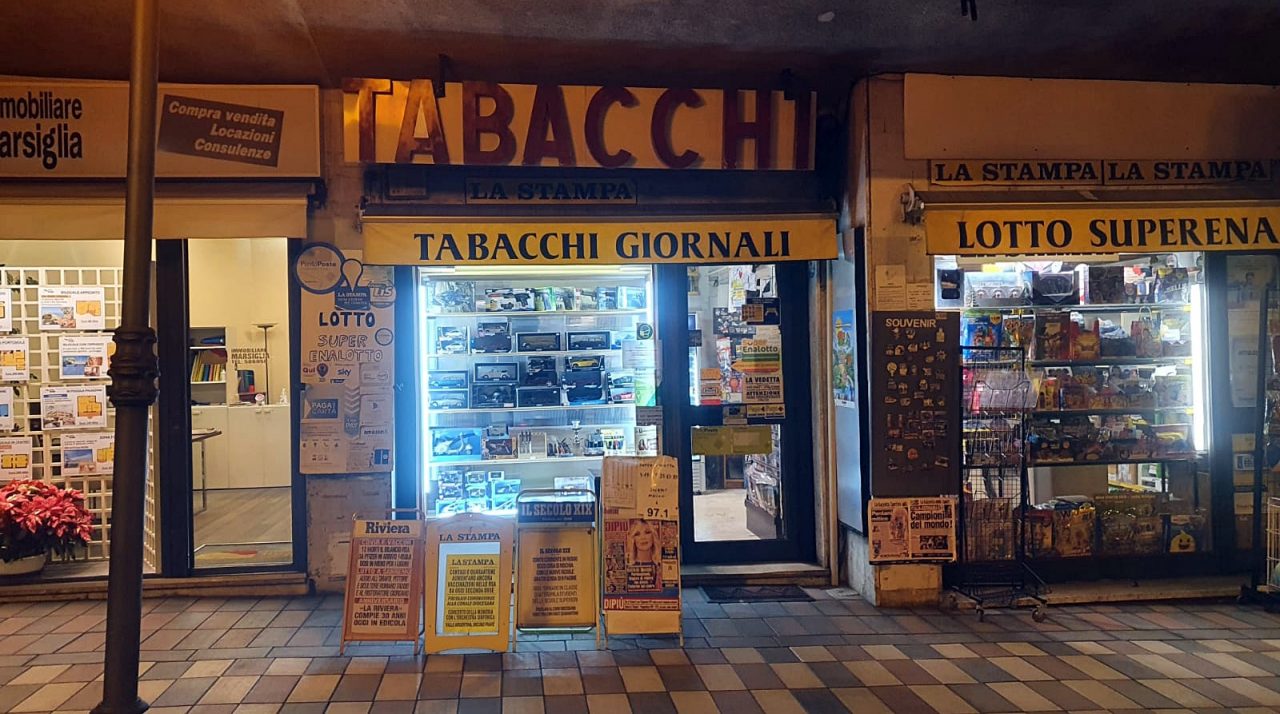 Banda del buco in azione nella tabaccheria di corso Imperatrice