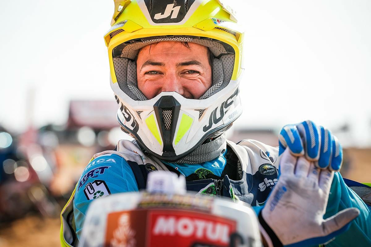 Dakar, soccorre un pilota dopo una brutta caduta, Maurizio Gerini orgoglio ligure