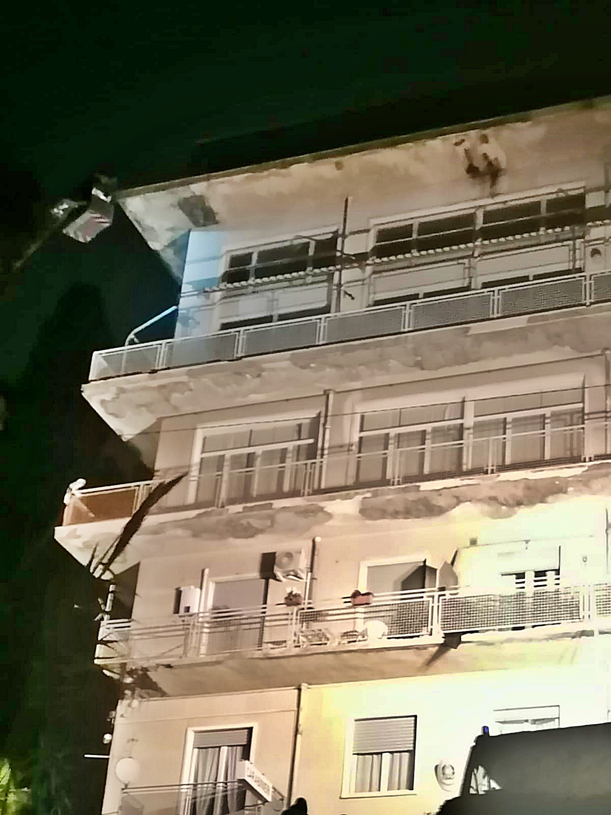Cade terrazzo carabinieri Ospedaletti