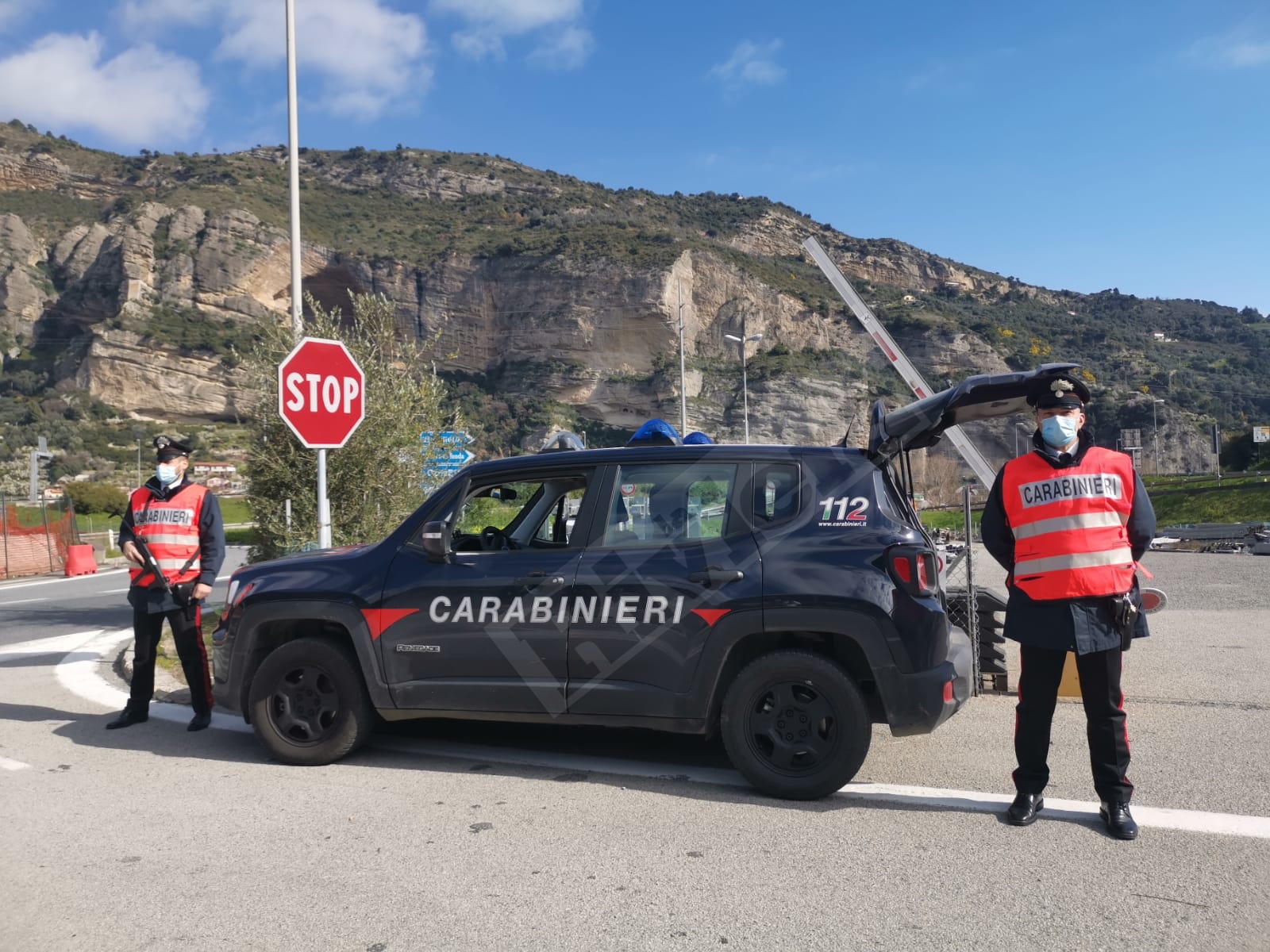 Controlli posto controllo confine frontiera carabinieri