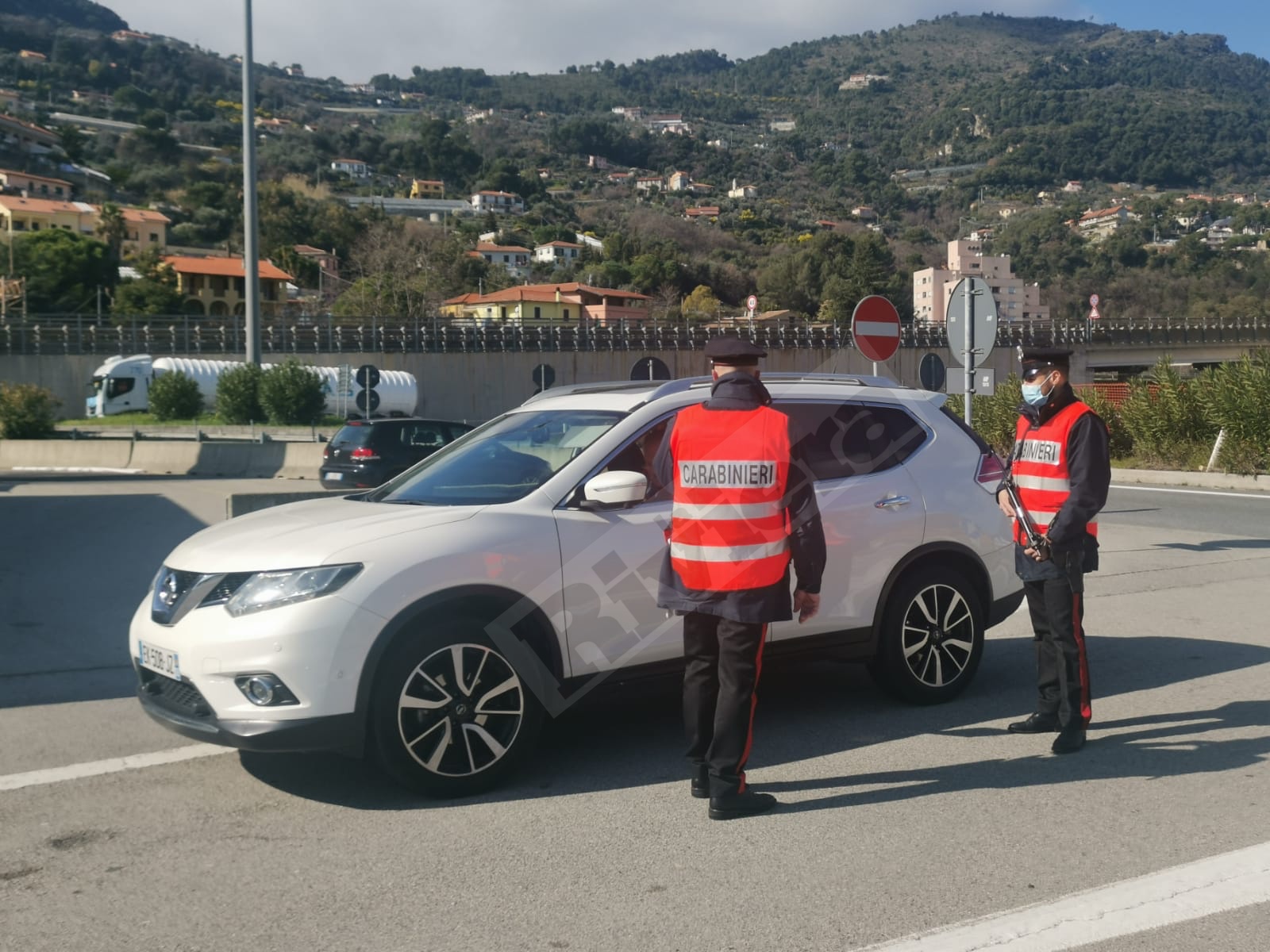 Controlli posto controllo confine frontiera carabinieri_05