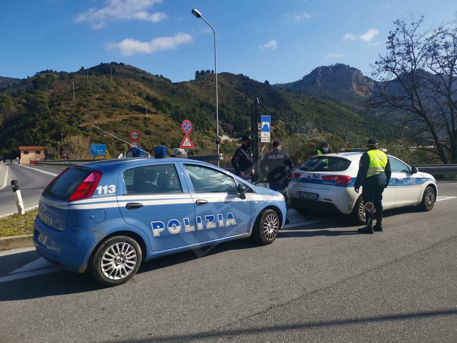 Controlli posto controllo confine frontiera polizia locale Ventimiglia_02