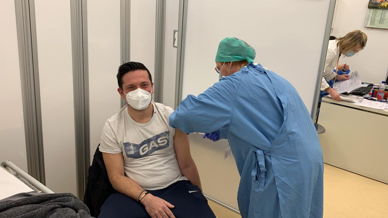 Domenico Lentini è il primo frontaliere vaccinato