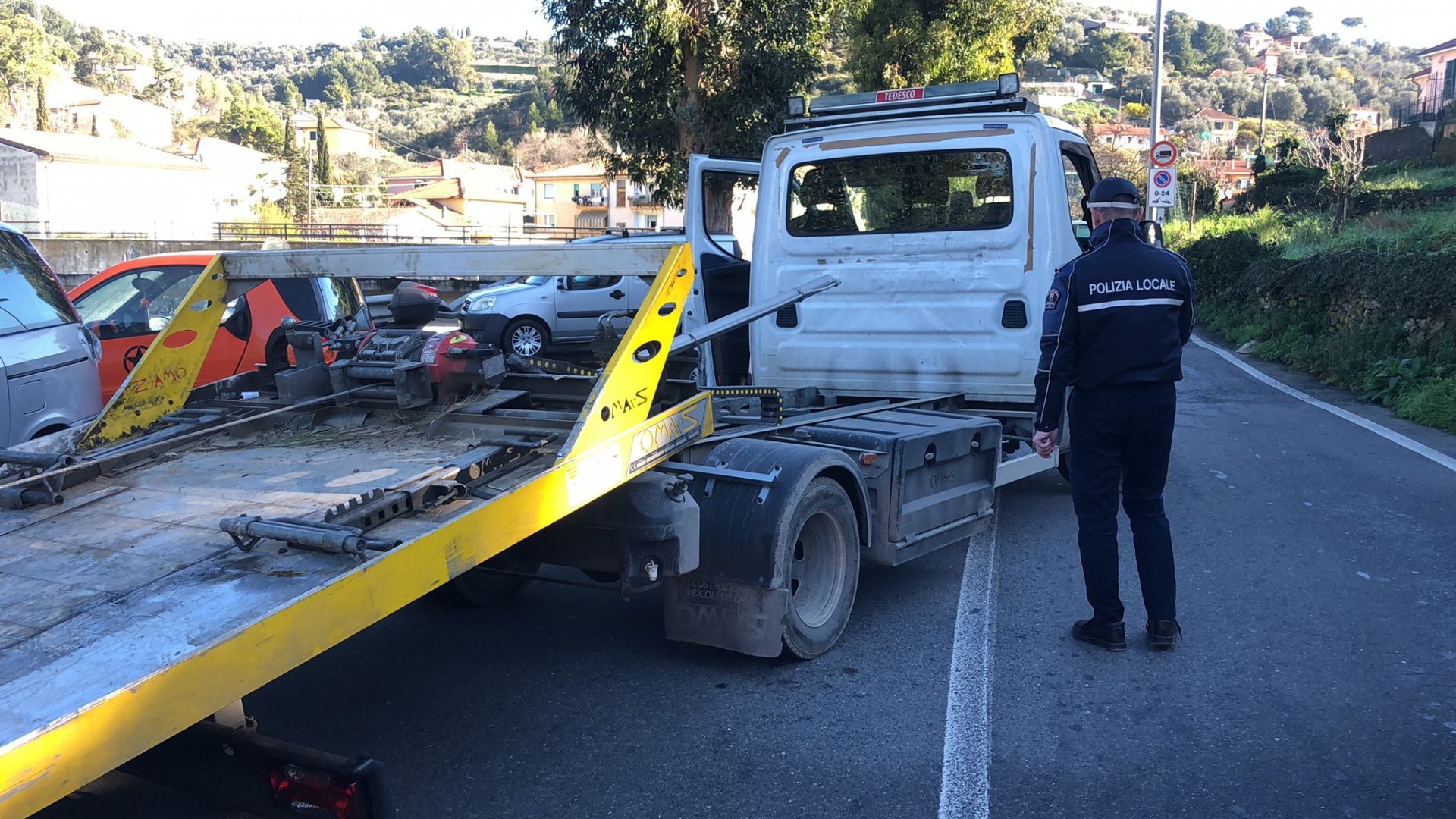 rimozione auto polizia municipale imperia 7