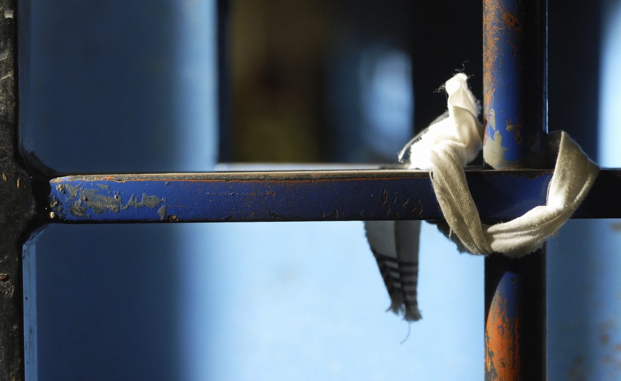 L’intervento di un poliziotto salva un detenuto dal suicidio nel carcere di Valle Armea