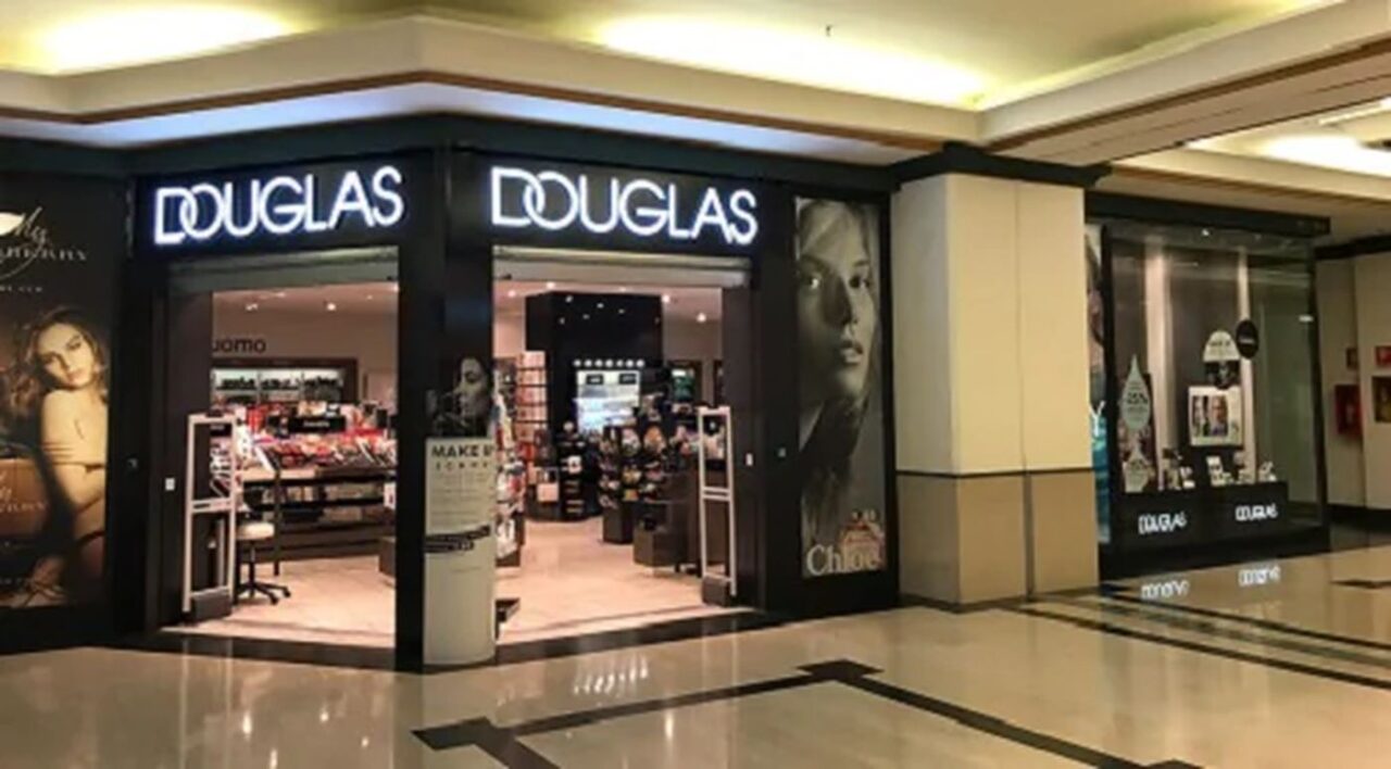 Possibile chiusura di uno dei 4 punti vendita in provincia della profumeria Douglas