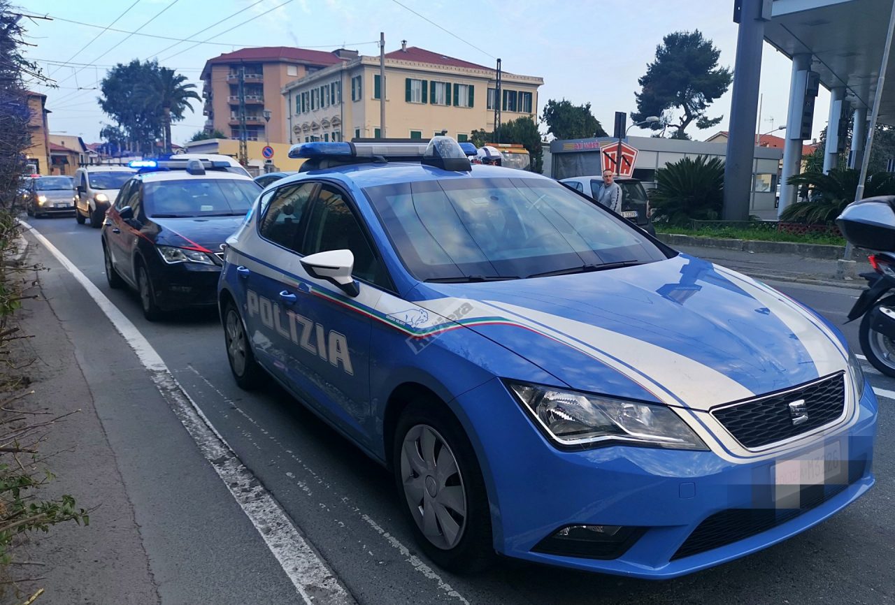 Rapina un supermercato e fugge con lo scooter, 42enne nei guai