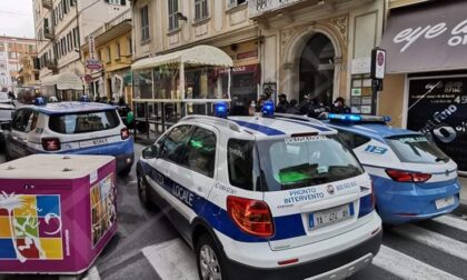 Aperitivo nel mirino: blitz della polizia al bar Tavernacolo di Sanremo