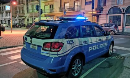 Ragazze molestate da uno uomo, polizia fa irruzione sull'autobus a Sanremo