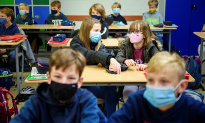 Quattro contagi e classi in quarantena nelle scuole della provincia