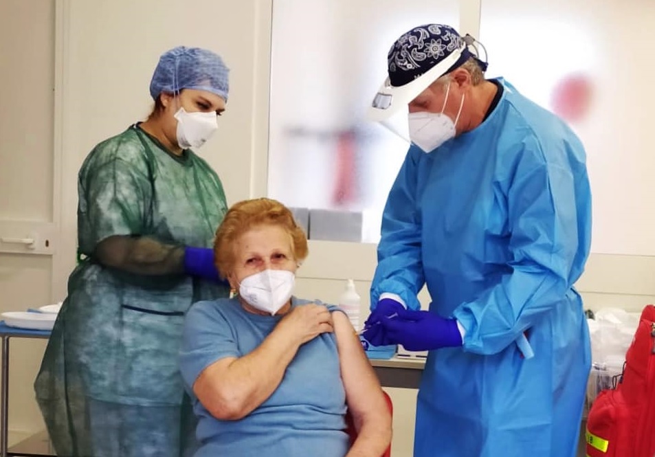 Prenotazioni vaccini. Toti “Alcuni medici di famiglia dicono di non sapere nulla e spengono il telefono. E’ scandaloso”