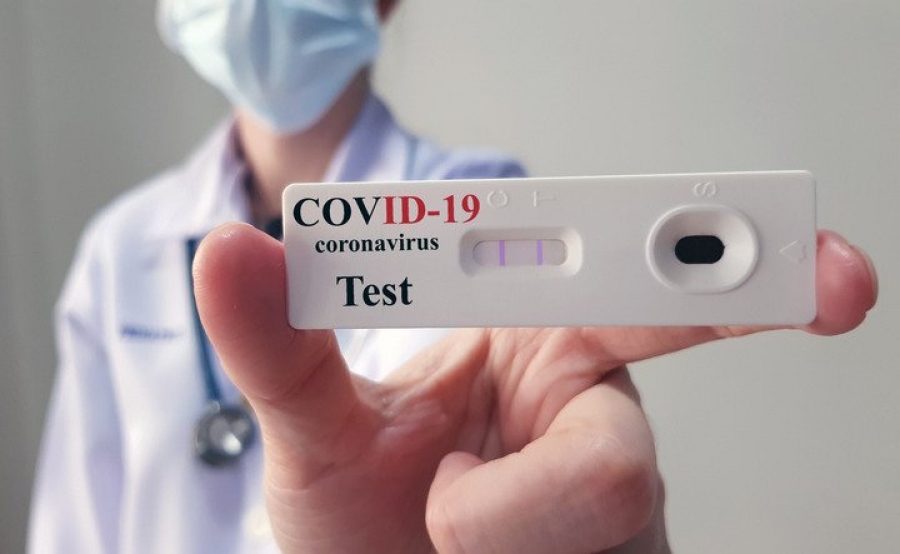 Bimba afgana di 2 anni positiva al Covid