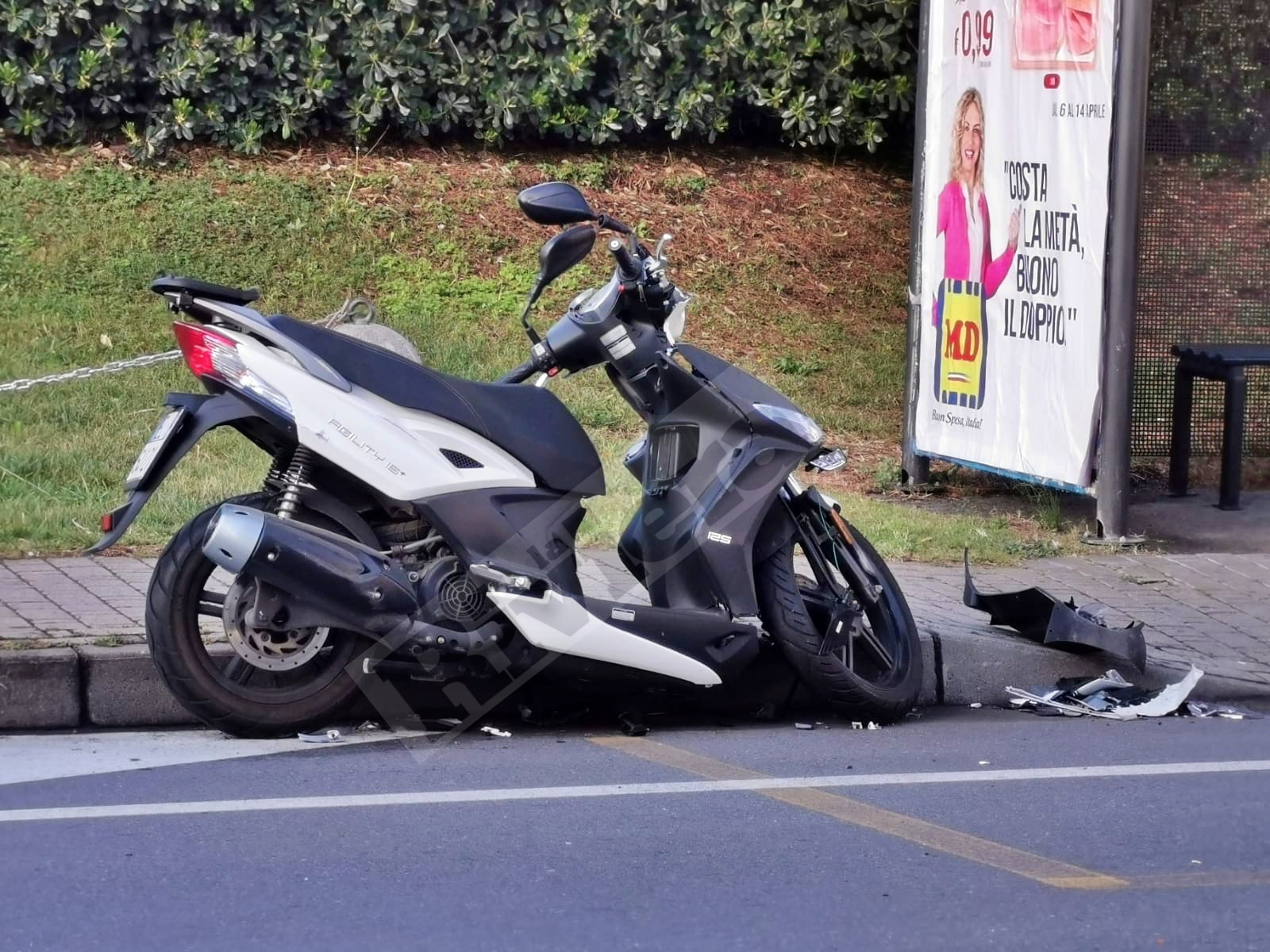 Incidente scooter auto Camporosso elisoccorso Grifo Bordighera Saint Charles_02