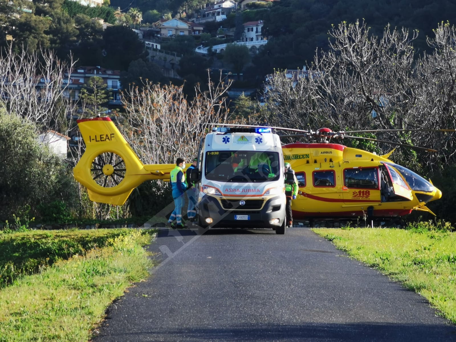 Incidente scooter auto Camporosso elisoccorso Grifo Bordighera Saint Charles_03