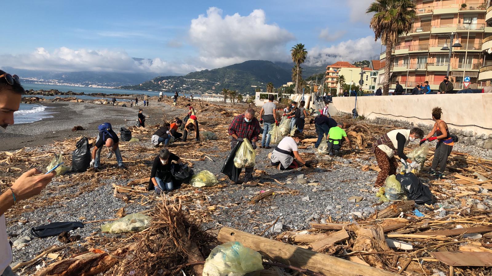 Pulizia spiagge Ventimiglia aprile 2021_05