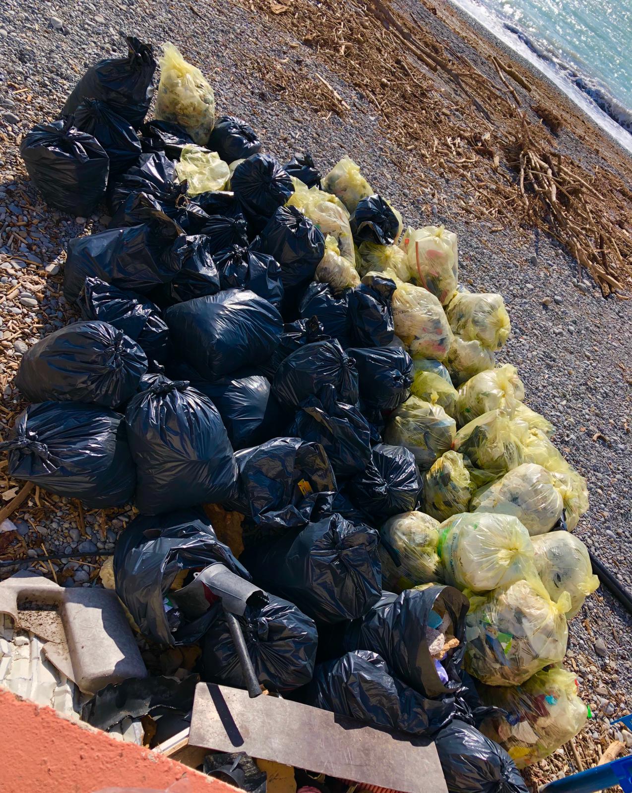 Pulizia spiagge Ventimiglia aprile 2021_07