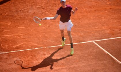 Jannik Sinner lascia Montecarlo, sconfitto dal n° 1 del mondo Novak Djokovic