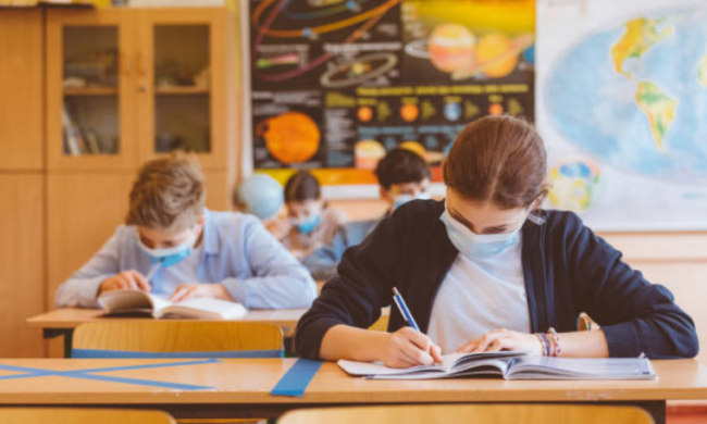 Scuole 3 studenti postivi