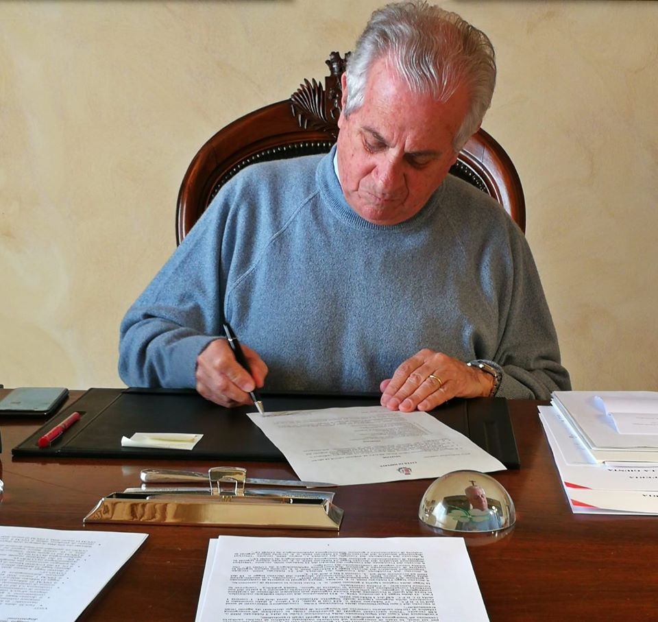 Sindaco firma ordinanza di non potabilità dell’acqua