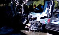 Terribile schianto tra bus e due auto nel Levante Ligure, 15 feriti