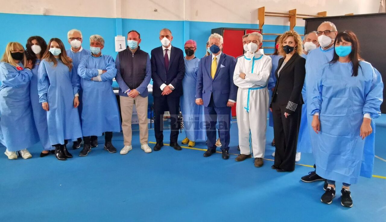 A Ventimiglia equipe di medici di base per le vaccinazioni, Costa: “Un modello da esportare”
