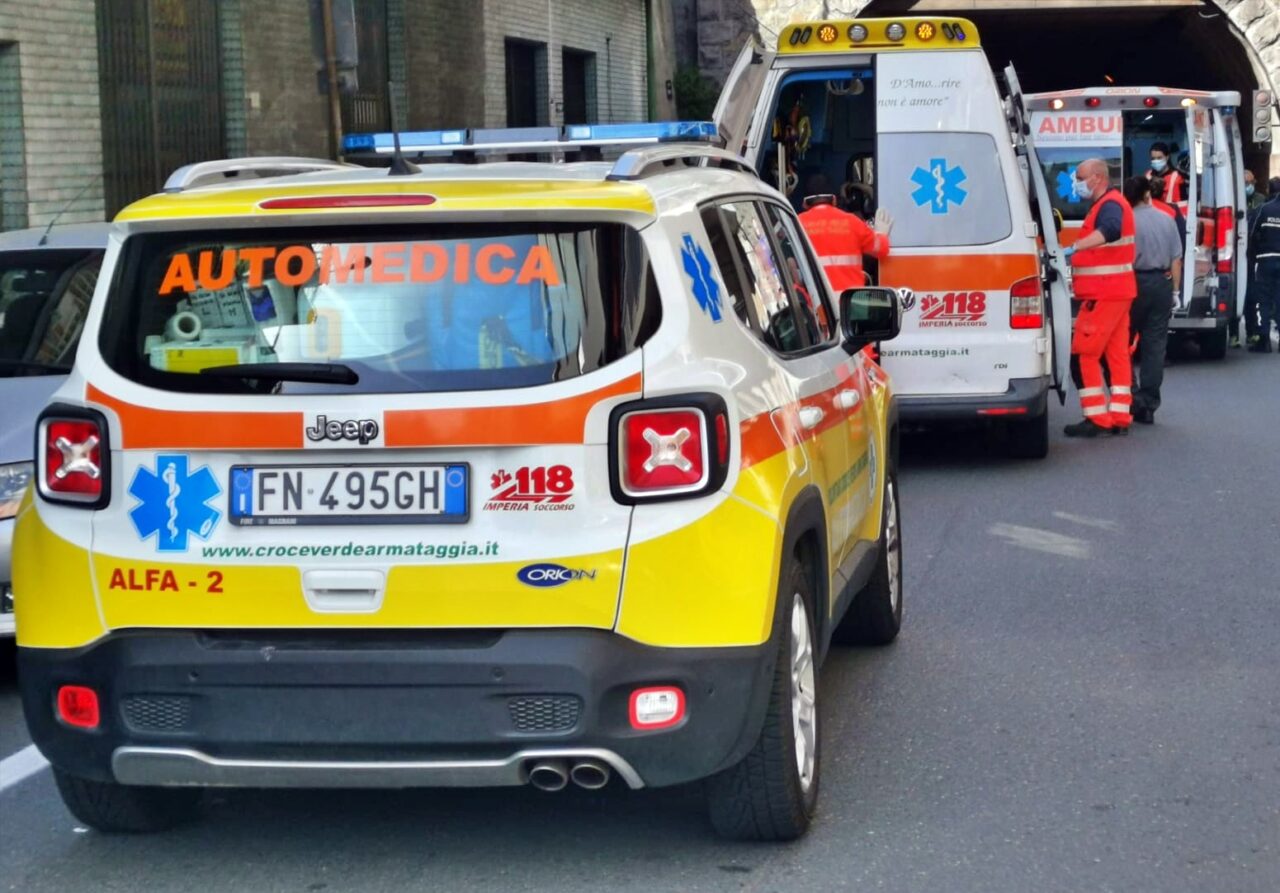 Scontro auto-scooter:  un ferito al Saint Charles