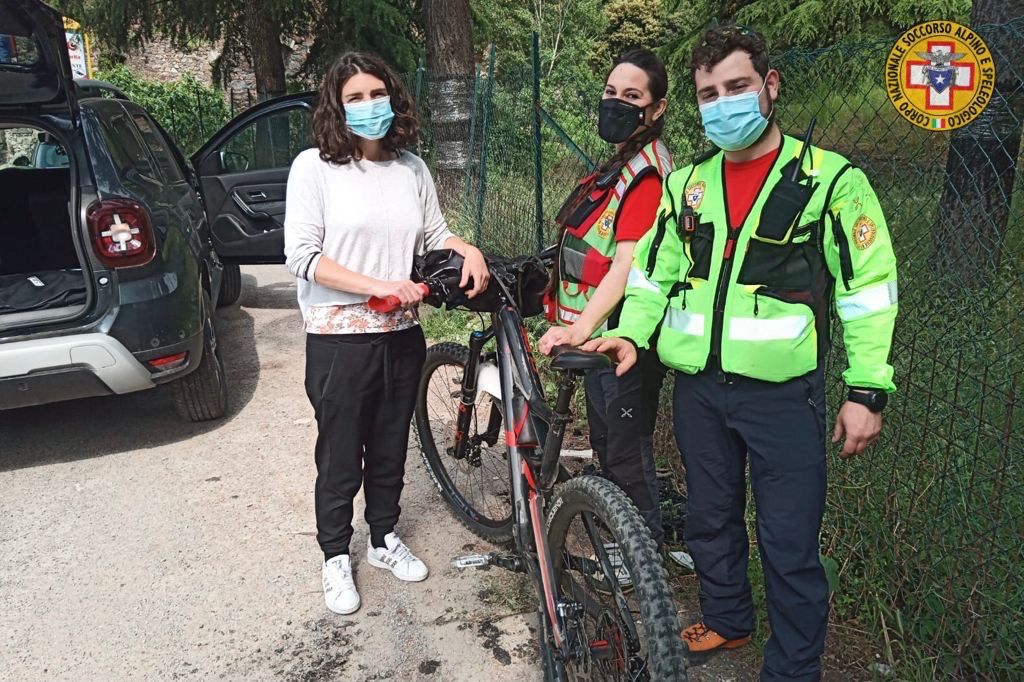 Ciclista ferito nell’impatto con un cinghiale nei boschi di Gouta