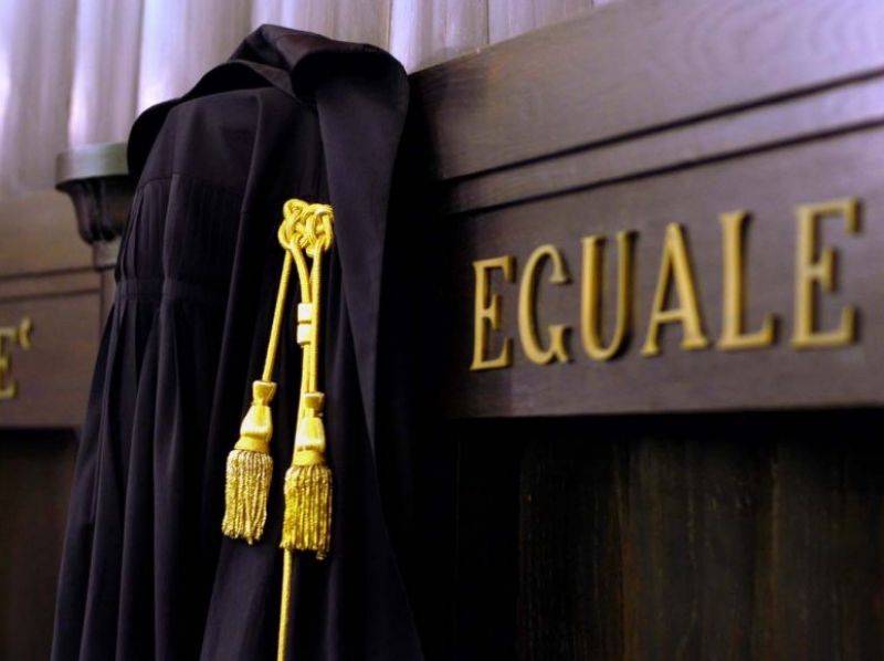 Prof a giudizio per abusi su allieve minorenni