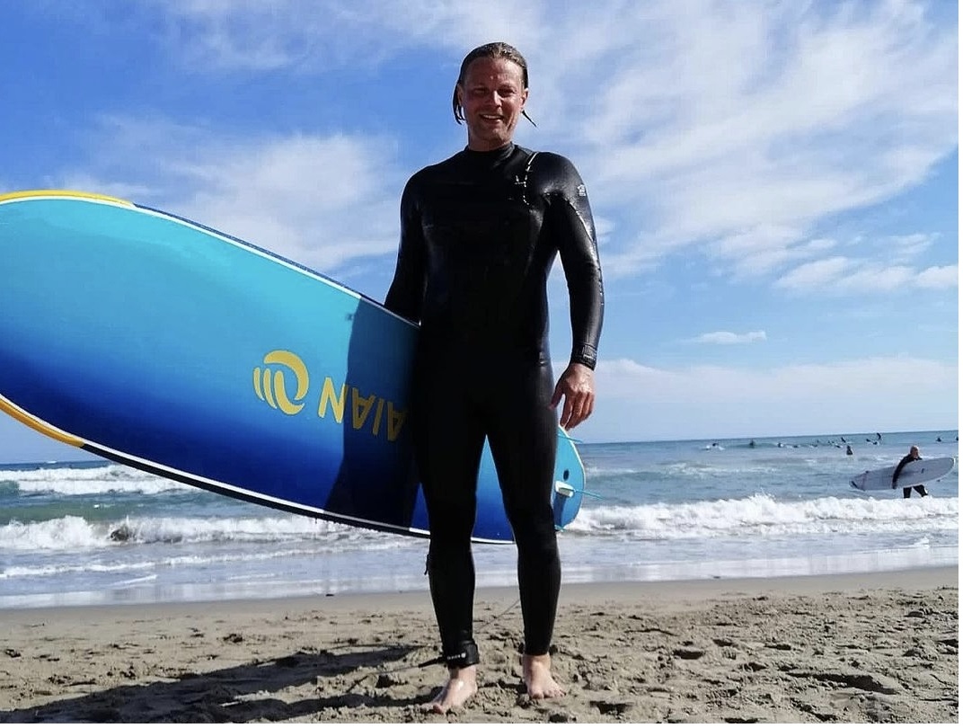 L’attore Davide Silvestri sceglie il ponente ligure per le vacanze