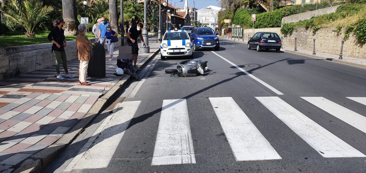 Incidente in corso Imperatrice scooterista a terra